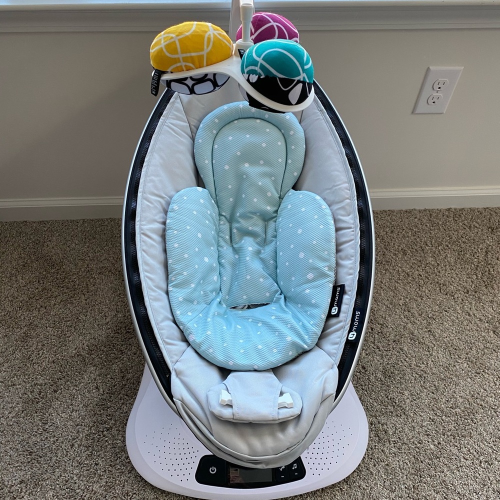 4moms Mamaroo 4 with infant insert